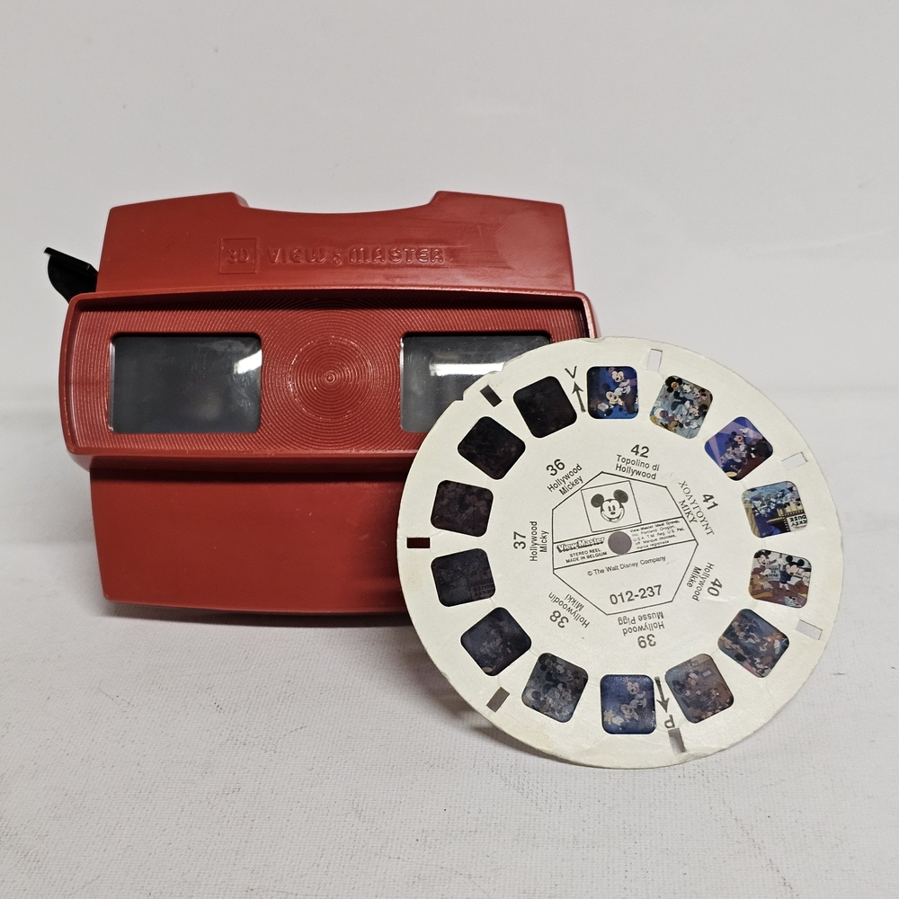 Vintage Red View-Master 3D Viewer and Walt Disney “Hollywood” reel (012-237)